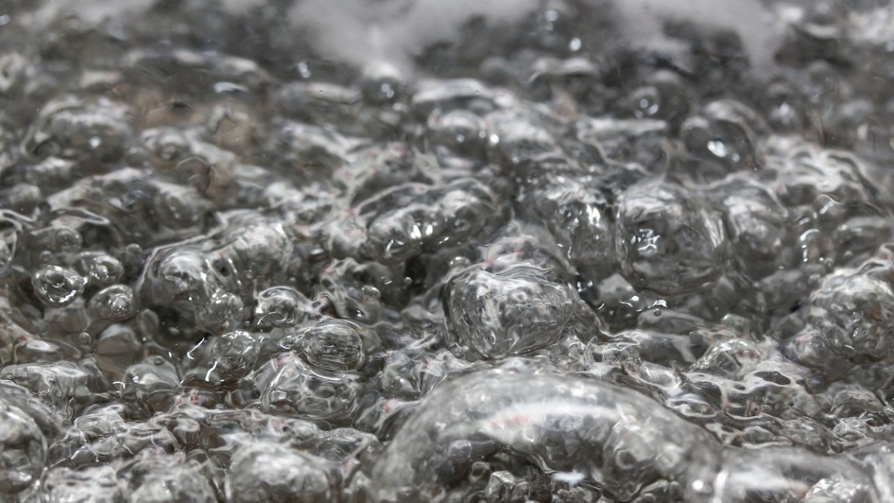 bubbles-in-boiling-water-f4 artikkelbilde