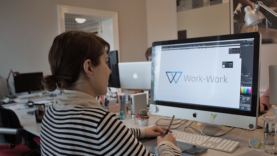 Sanja at Klapp brushes up the new logo. Sanja at Klapp Media does some final adjustments to the Work-Work logo.